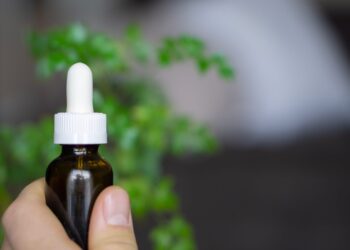 Tantrum CBD Explica Cómo Elegir Una Marca De Aceite De CBD De Calidad: Cumplimiento Normativo, Análisis De Terceros Y Seguridad Del Producto