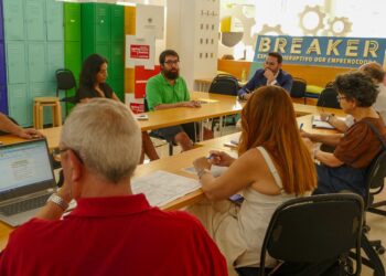La Universidad De Granada Acoge Una Sesión Para Conectar Talento Sénior Con Jóvenes Emprendedores