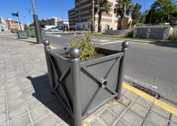 Manises Se Embellece Y Protege Con 35 Nuevas Jardineras En Su Avenida Principal