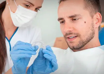 Estética Y Comodidad: El Centre Dental Francesc Macià Analiza Los Beneficios Del Tratamiento De Ortodoncia Invisible