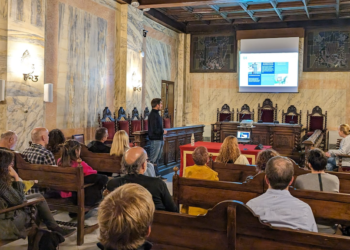 La Asociación Bergacomercial Presenta El Proyecto De La APEU En El Pleno Municipal Del Ayuntamiento De Berga