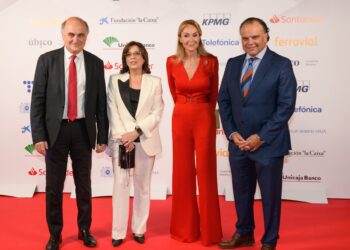 Esther Alcocer Koplowitz, Presidenta De FCC, Recibe El Premio Líder Empresarial Del Año