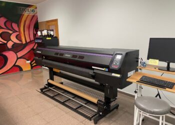 Rótulos Cecilio Perís Apuesta Por La Sostenibilidad Y Adquiere La Máquina De Impresión Mimaki UCJV300