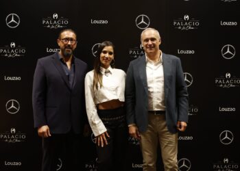 Louzao Mercedes-Benz Organizó Un Concierto Privado De India Martínez En El Palacio De La Oliva En Vigo