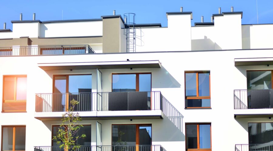 Solarlab Y Solantis Transforman Balcones En Fuentes De Energía Renovable