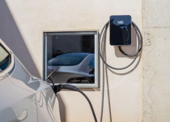 Las Instalaciones De Cargadores Para Coches Eléctricos Crecen En La Comunitat Valenciana: Se Instalarán Más De 15.000 En 2024