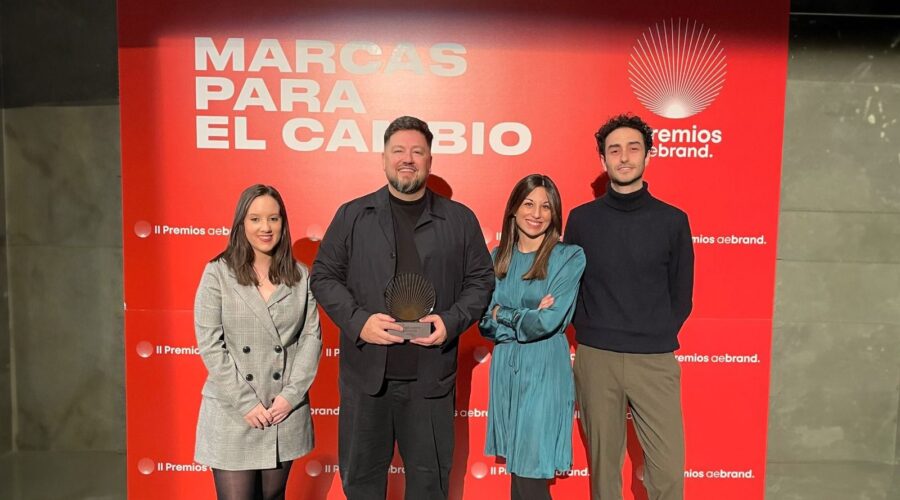 NEORIS Recibe El Palmarés De Oro En Los II Premios Aebrand Por Su Campaña WE ARE NEOS